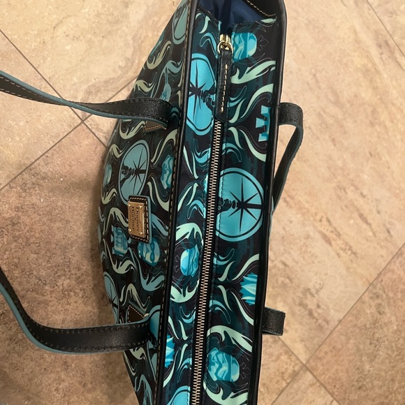Disney Dooney & Bourke Star Wars Tote - Rare - Picture 3 of 10